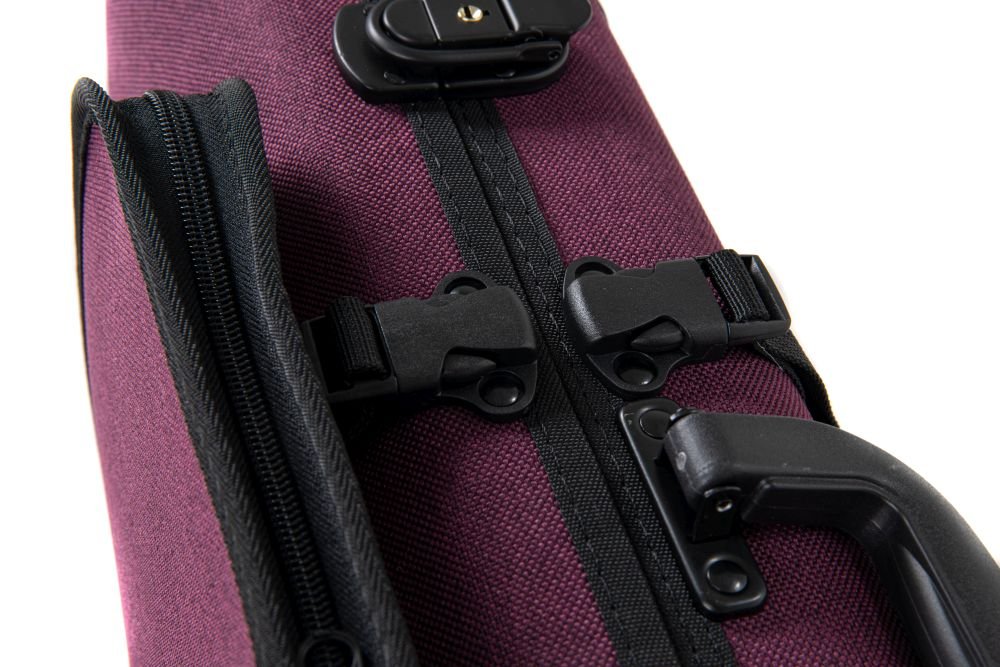 Close-up of the GEWA Bio-A Oblong Violin Case in Violet, featuring black plastic latches, a zipper, and a handle—an adjustable case designed for 1/2 to 4/4 violins, photographed on a white background.